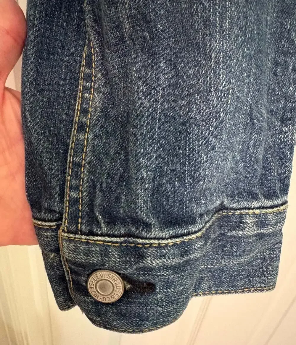 EUC Levi's Medium Wash Denim Trucker Jacket Size XXL